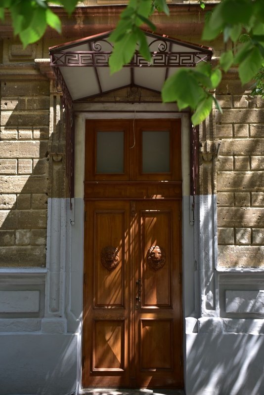 Двери, окна и ворота Евпатории