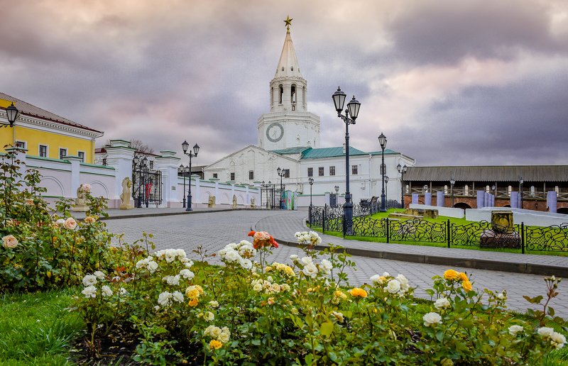 Казанский кремль режим. Казанский Кремль в снегу. Кремлевская 16 Казань.