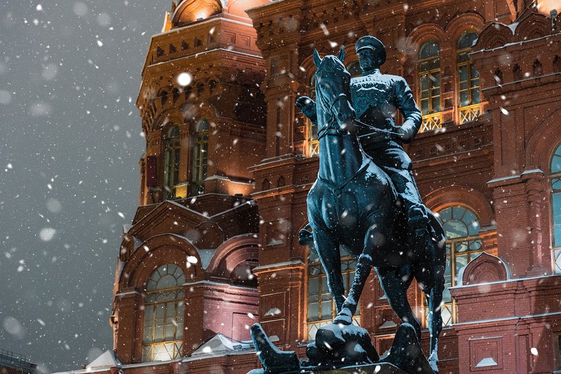 Памятник маршалу Жукову на Манежной площади