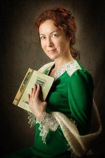 Портрет с книгой