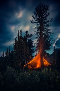 Холодный вечер у жаркого костра / Cold evening next to warm fire