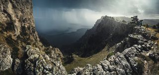 Грозовая феерия на утесе