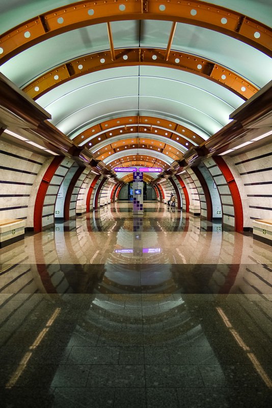 Места в метро. Saint Petersburg Metro Stations. Обводный канал (станция метро). Архитектура питерского метро. Архитектура метрополитена.