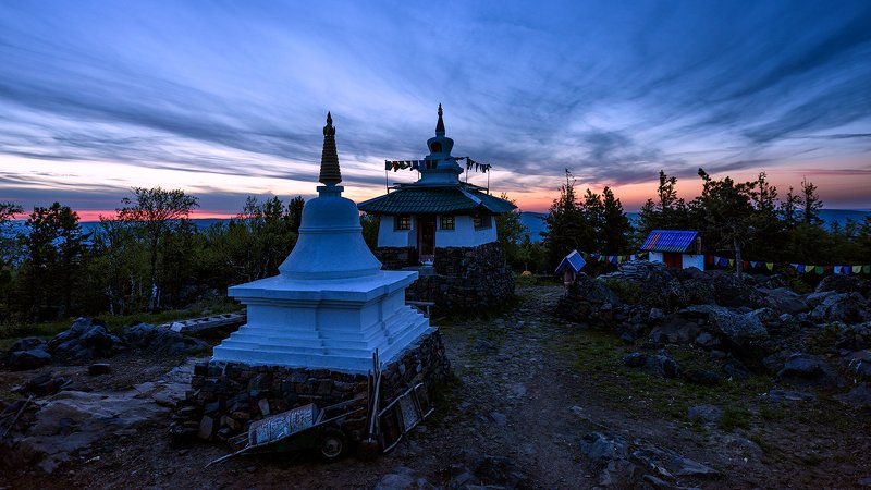 Буддийский монастырь на вершине горы Качканар