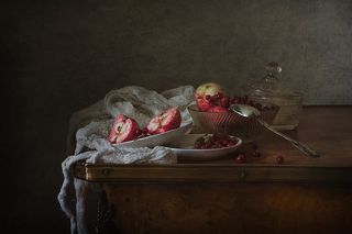 Эх, яблочко, да на тарелочке :)