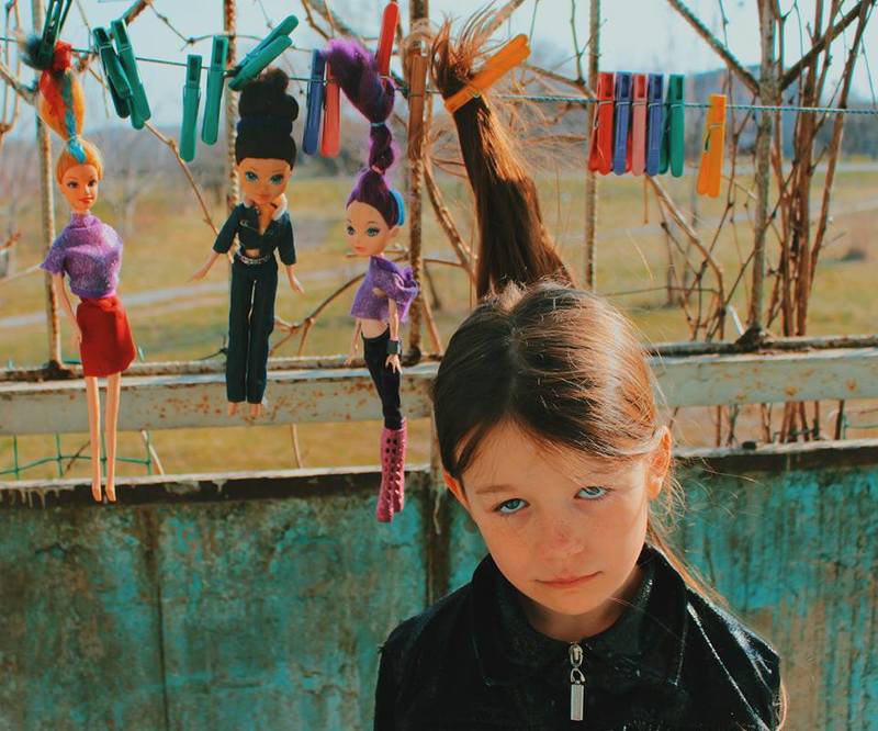 Юлия лучкина куклы. Страшные антикварные куклы. Косплей куколка. Юлия лучкина художник картины. Куколка из обломков читать.