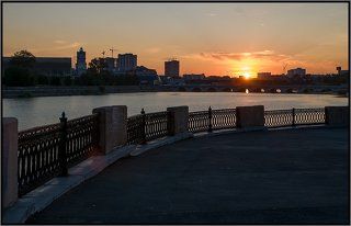 Суровый Челябинский закат на реке Миасс. Тёме Кодолову посвящается :-)