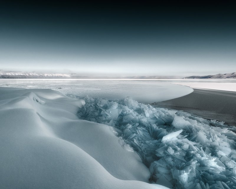 Замерзающий Байкал.
