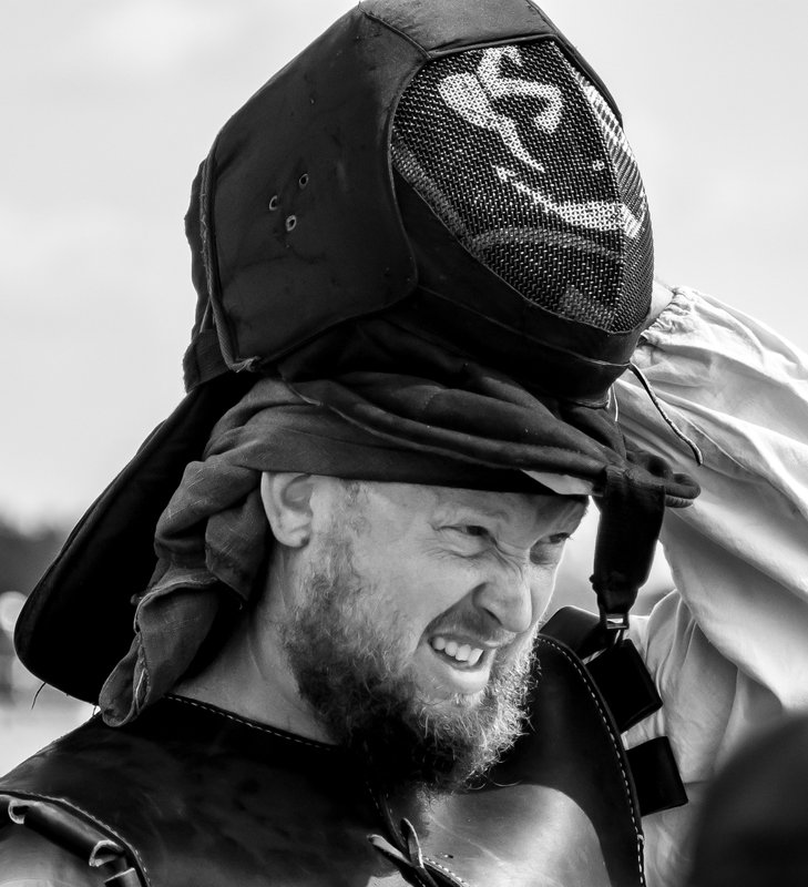Тяжело в бою