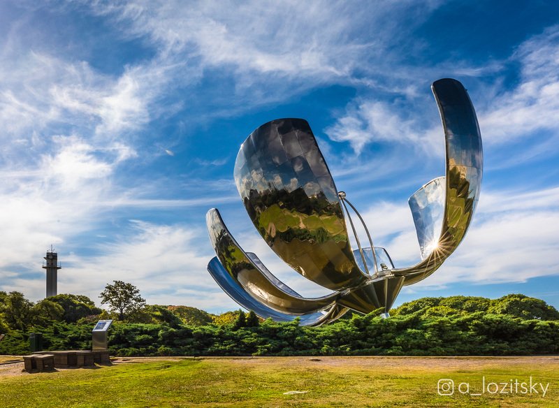 Large metal flower in Buenos Aires
