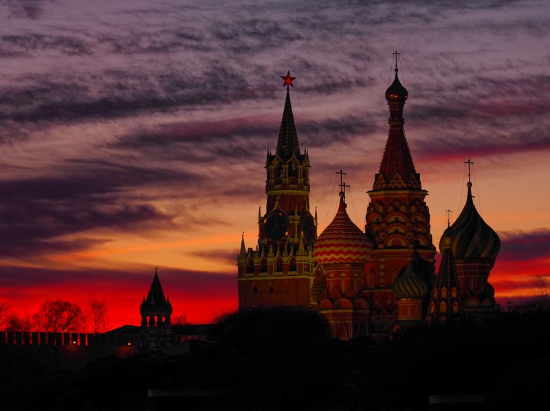 Про московский. Московская архитектура на закате. Очень красивые картинка про архитектура рассвет.
