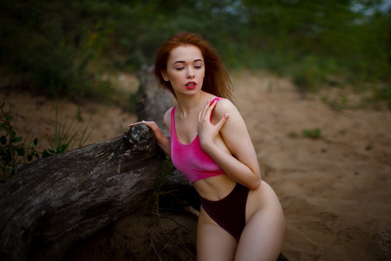 Woman outdoor beach redhead