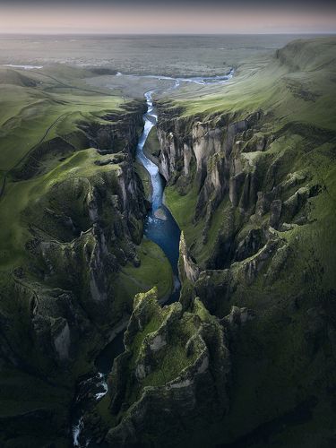 Fjaðrárgljúfur Canyon
